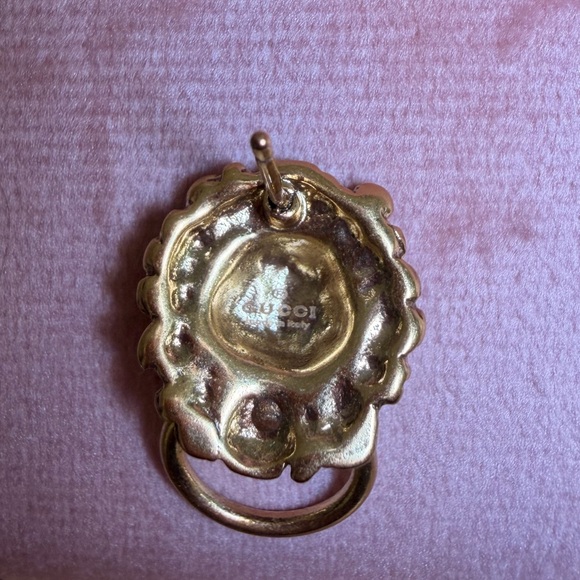Gucci Gold Lion Motif Earrings - Picture 5 of 5